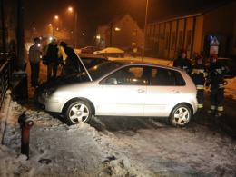 Volkswagen polo wpadł w poślizg, ranny kierowca
