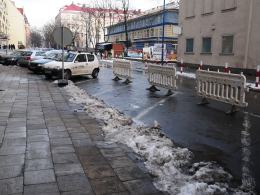W trakcie prac zajmowane będą miejsca parkingowe. Ulica ma być jednak przejezdna.