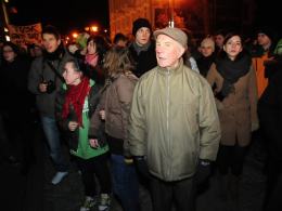 Wśród protestujących pojawił się m.in Tadeusz Turkowski z Opola. 80 - latek przyjęcie ACTA przez Polskę określa powrotem do czasów komunizmu.