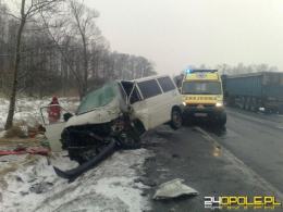 Wypadek ciężarówki i busa w Prądach