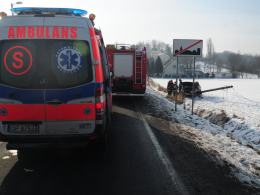 Volkswagen wjechał w słup