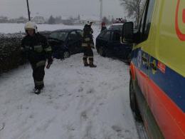 Dwie osoby ranne po zderzeniu w Chmielowicach