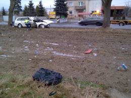 Wypadek w Komornie, 25-latek walczy o życie