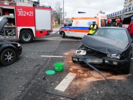 Wypadek na rondzie, jedna osoba ranna