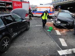 Wypadek na rondzie, jedna osoba ranna