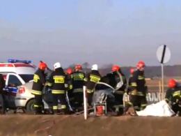 Tragedia w drodze do szkoły. Nie żyje dwoje nastolatków.