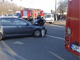 Wypadek na skrzyżowaniu, tworzą się korki