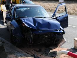 Kierowca daewoo wjechał w barierki