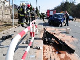 Kierowca daewoo wjechał w barierki