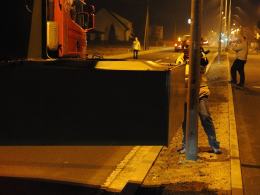 Przewozili ładunek o szerokości ponad 9 metrów