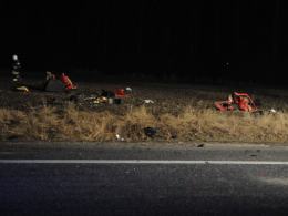 Groźny wypadek w Dąbrowie, trzy osoby ranne. Sprawca uciekł