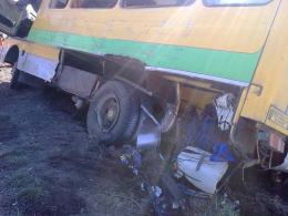 11 osób rannych po zderzeniu autobusu i ciężarówki