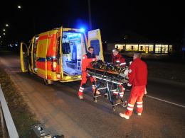 27-letniego mężczyznę zabrano do szpitala z poważnymi urazami.