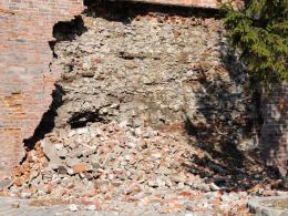 Runął zabytkowy mur obronny Opola