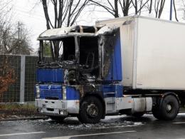 W kabinie ciężarówki wybuchł pożar