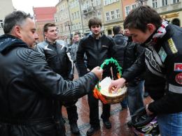 Motocyklowe jajeczko tym razem w deszczu