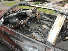Volkswagen spłonął w nocy w centrum Opola