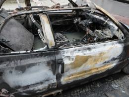 Volkswagen spłonął w nocy w centrum Opola