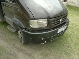 Kierowca forda ranny w wypadku pod Opolem