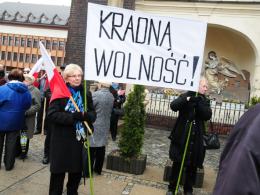 Opolska prawica w obronie TV Trwam. Z podziałami w tle