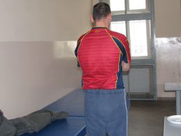 Pobili ojca i syna, potem więzili w piwnicy