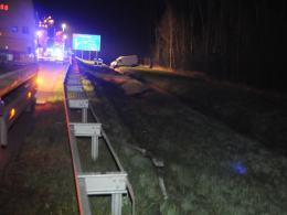 Zdarzenie na autostradzie, kierowca zasnął za kierownicą