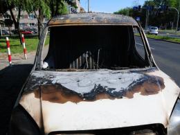 Cztery auta spłonęły w Opolu, policja zatrzymała 21-letniego mężczyznę