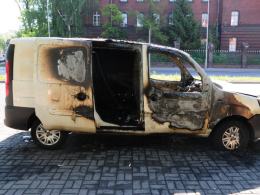 Cztery auta spłonęły w Opolu, policja zatrzymała 21-letniego mężczyznę