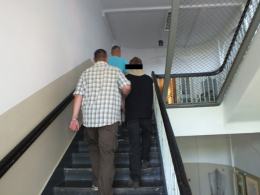 Policja zatrzymała grupę 10 włamywaczy