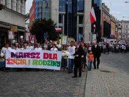 Tłumy na opolskim „Marszu dla życia i rodziny”
