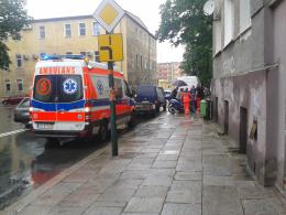 64-letni kierowca motoroweru wpadł w poślizg