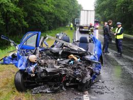 53-latek wyprzedzał na łuku, zginął po zderzeniu z ciężarówką