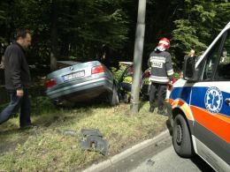 Kierowca zasłabł za kierownicą i uderzył w mur cmentarza