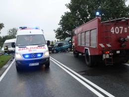 Wyprzedzał na skrzyżowaniu, doszło do czołowego zderzenia
