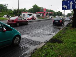 Drogowcy zmieniają nawierzchnię, uwaga na korki