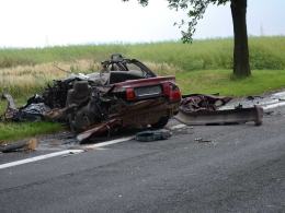 41-latek zginął w czołowym zderzeniu z ciężarówką
