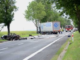 41-latek zginął w czołowym zderzeniu z ciężarówką