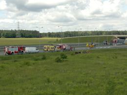 Kierowca daewoo zginął po dachowaniu na autostradzie