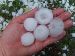 Burza nad Opolszczyzną: grad wielkości piłek do ping-ponga