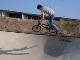 Skatepark jeszcze nie otwarty, a już oblegany
