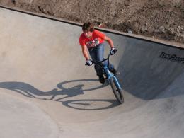 Skatepark jeszcze nie otwarty, a już oblegany