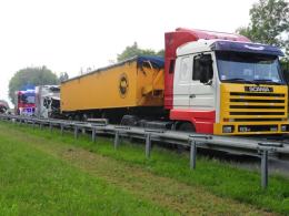 Kierowca dostawczego auta zginął na autostradzie