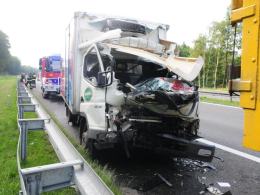 Kierowca dostawczego auta zginął na autostradzie