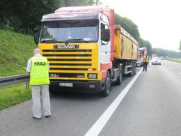 Kierowca dostawczego auta zginął na autostradzie