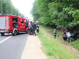 BMW dachowało pod Ozimkiem. Nie żyje 60-letnia kobieta