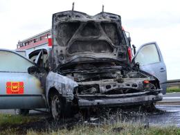 Zapalił się samochód, jadący autostradą