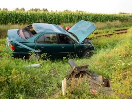BMW jechały trzy pijane osoby. Nie wiadomo, kto kierował podczas wypadku