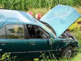 BMW jechały trzy pijane osoby. Nie wiadomo, kto kierował podczas wypadku