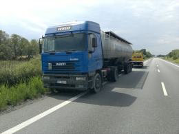 Plama oleju utrudniała ruch na obwodnicy