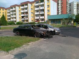 Jaguar spłonął w nocy na osiedlu Armii Krajowej